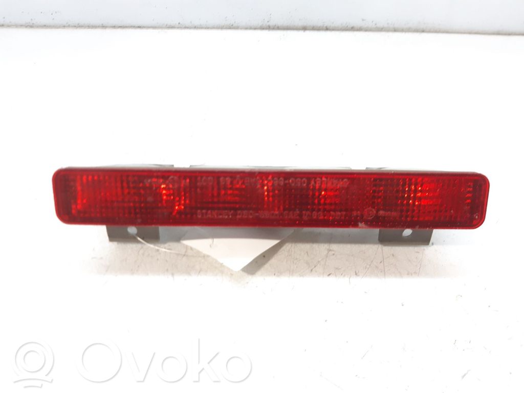 Mitsubishi Montero Luce d’arresto centrale/supplementare 