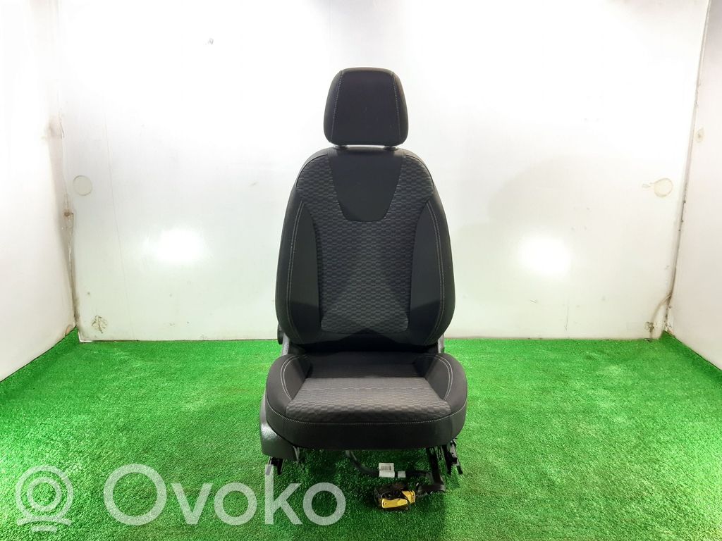 Opel Astra K Etumatkustajan istuin 