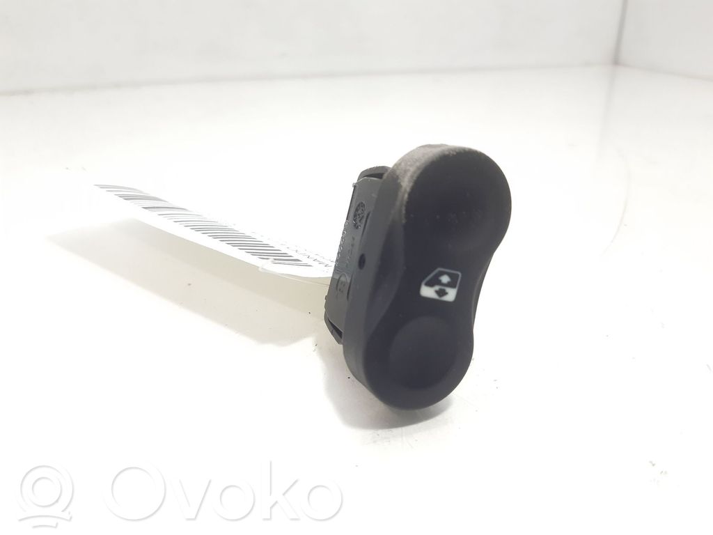 Dacia Duster Electric window control switch 