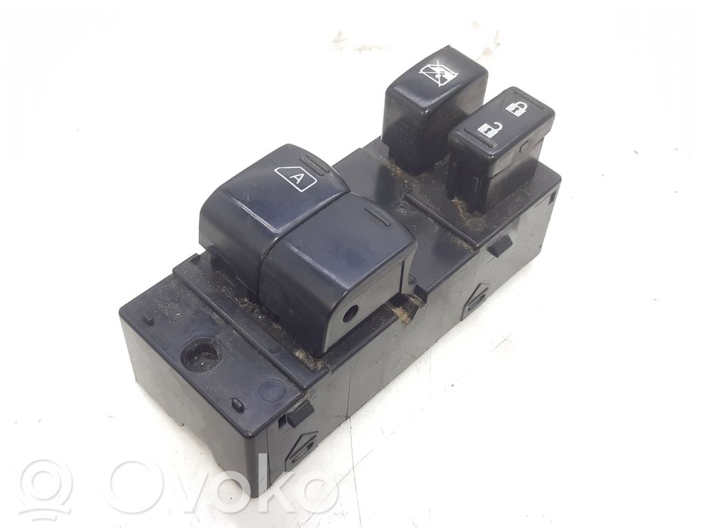 Nissan Micra Electric window control switch 