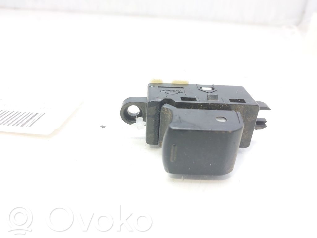 Subaru Forester SH Electric window control switch 