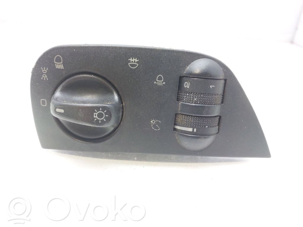 Seat Cordoba (6K) Interruptor de luz 