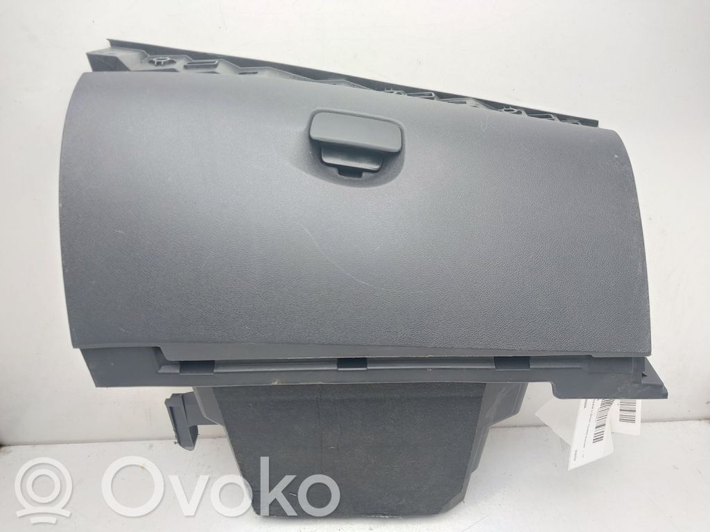 Renault Megane III Daiktadėžė 