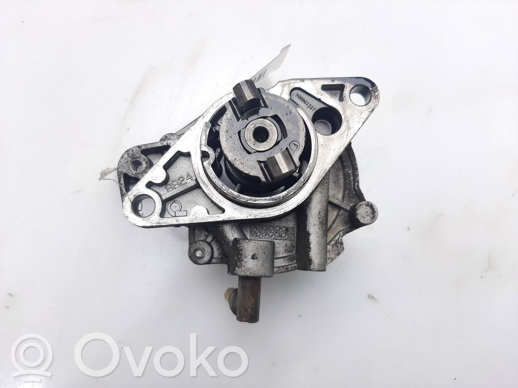 Opel Corsa D Bomba de vacío 