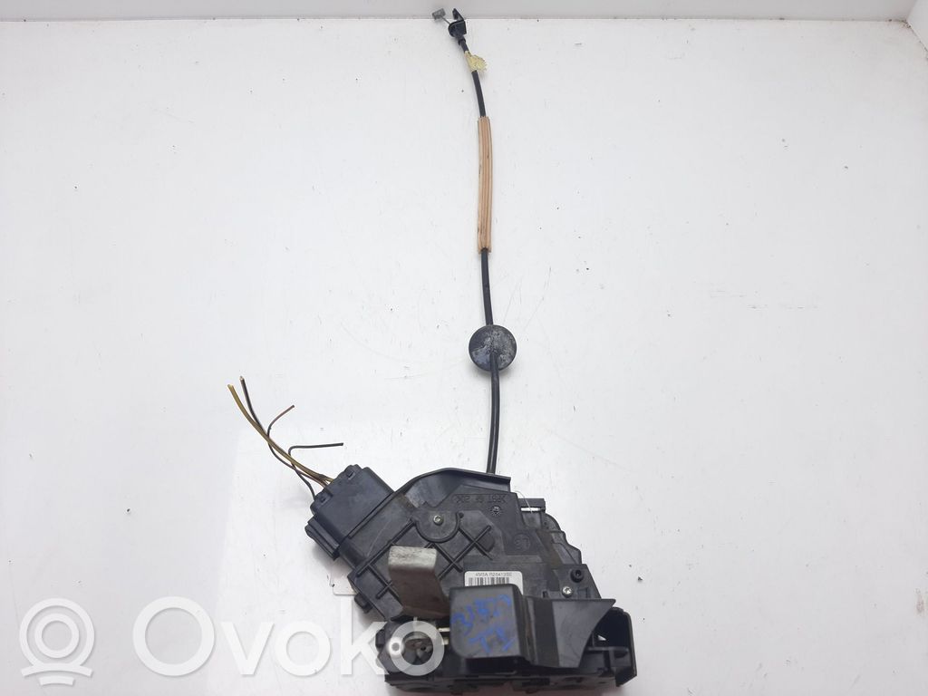 Ford Focus Takaoven lukko 