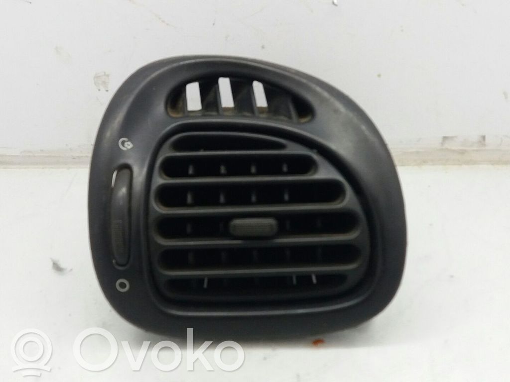 Citroen Xsara Picasso Centrālais gaisa ventilācijas režģis 
