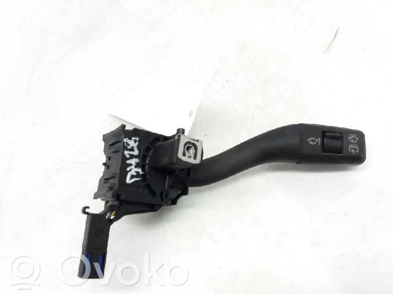 Audi A3 S3 8P Palanca de control del limpiaparabrisas 