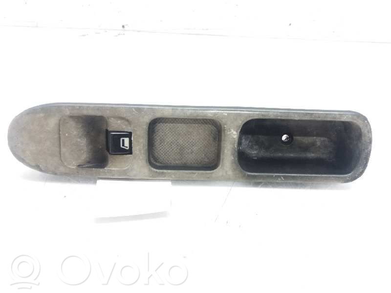 Peugeot 307 Interruptor del elevalunas eléctrico 