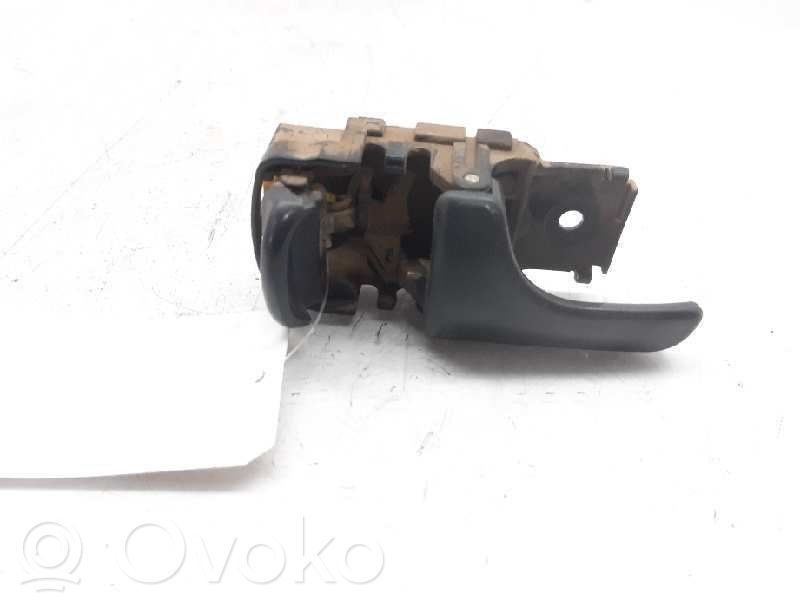 Nissan Terrano Manecilla interna puerta delantera 