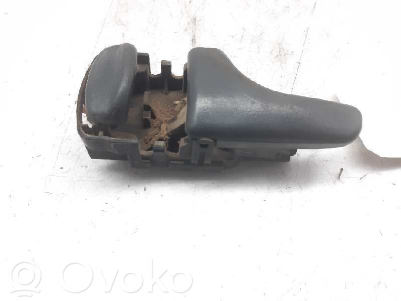 Nissan Terrano Manecilla interna puerta delantera 