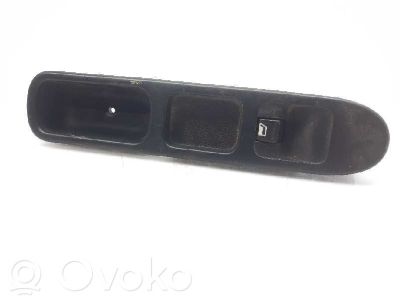 Peugeot 307 Interruptor del elevalunas eléctrico 