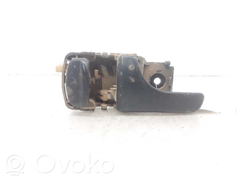 Nissan Terrano Manecilla interna puerta trasera 