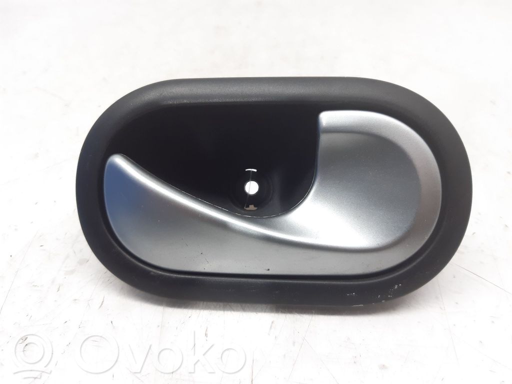 Renault Clio III Manecilla interna puerta trasera 