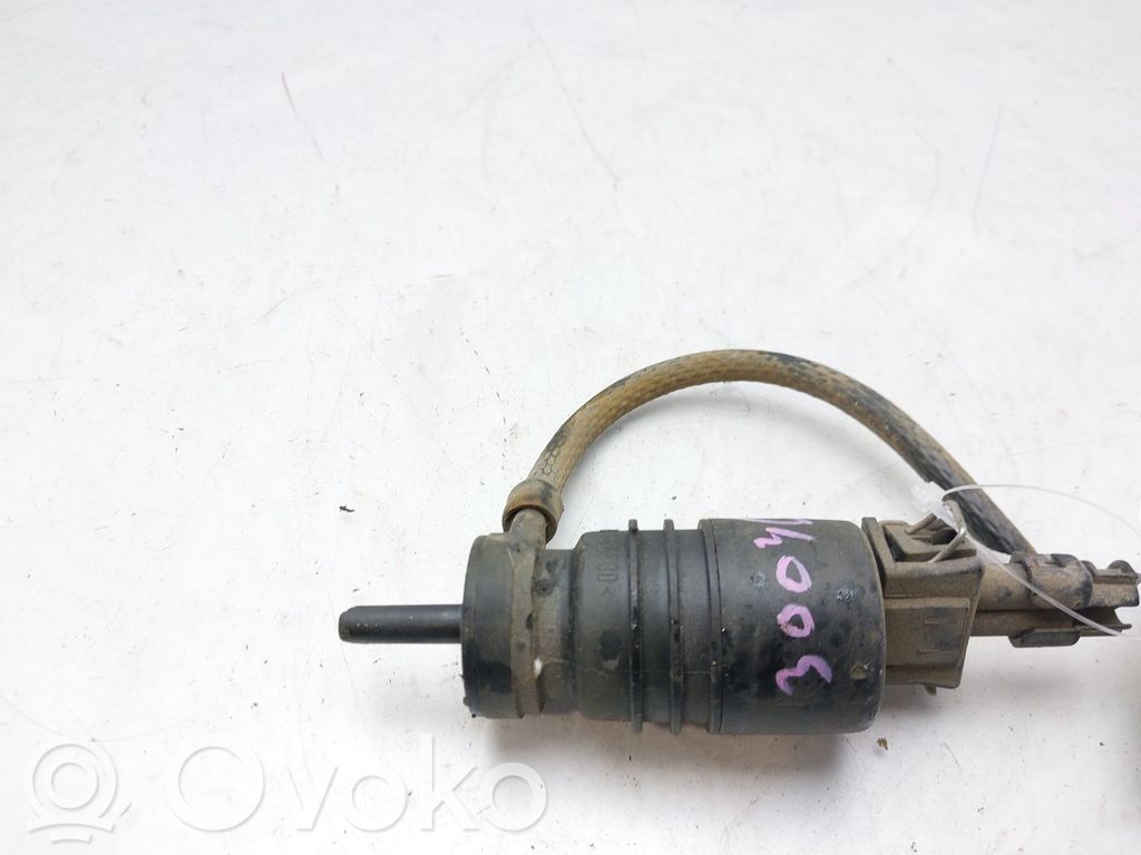 Opel Astra G Windscreen/windshield washer pump 