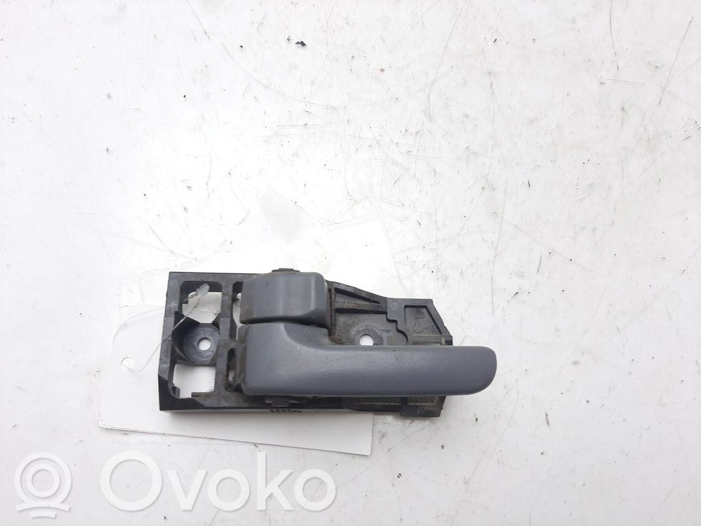 Toyota RAV 4 (XA20) Poignée inférieure de porte avant