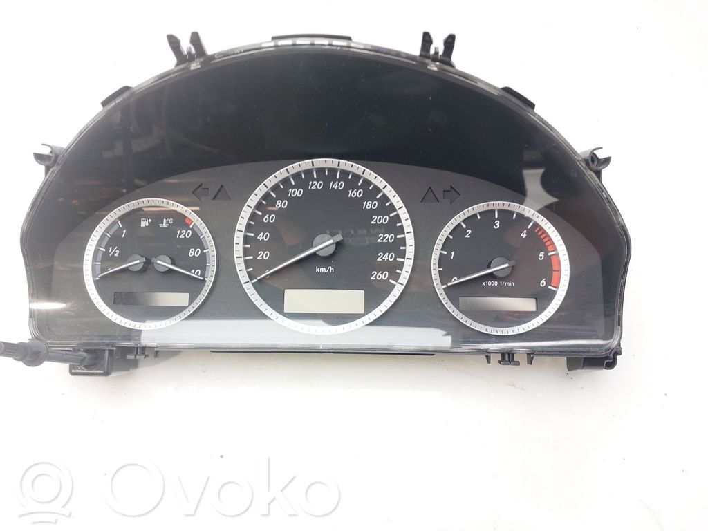 Mercedes-Benz C W204 Vitezometru (grup de instrumente)