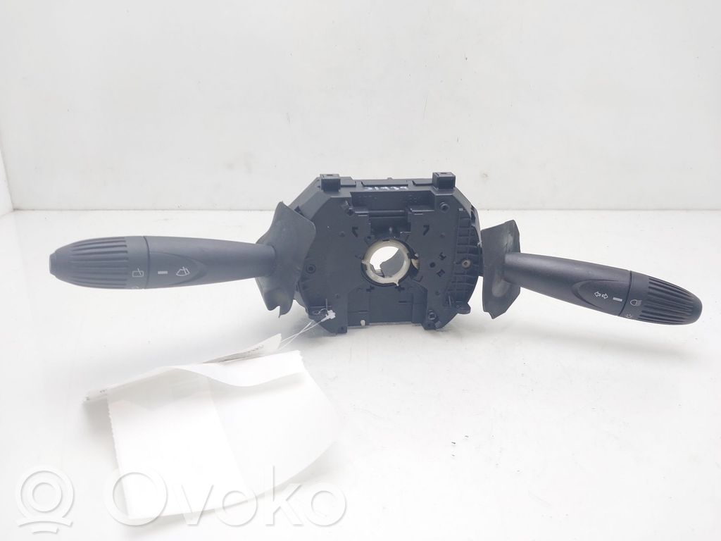 Fiat Punto (188) Butoane/comutatoare pe volan 