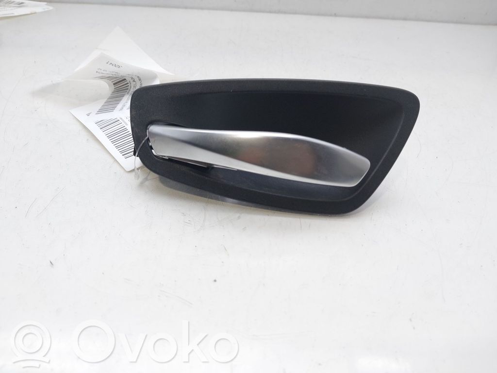 Front door interior handle   696210101
