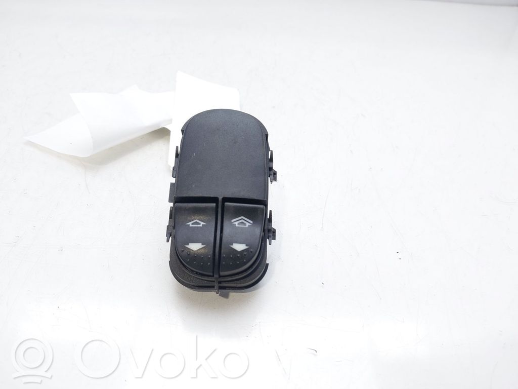 Interruptor del elevalunas eléctrico   YS4T14529AA