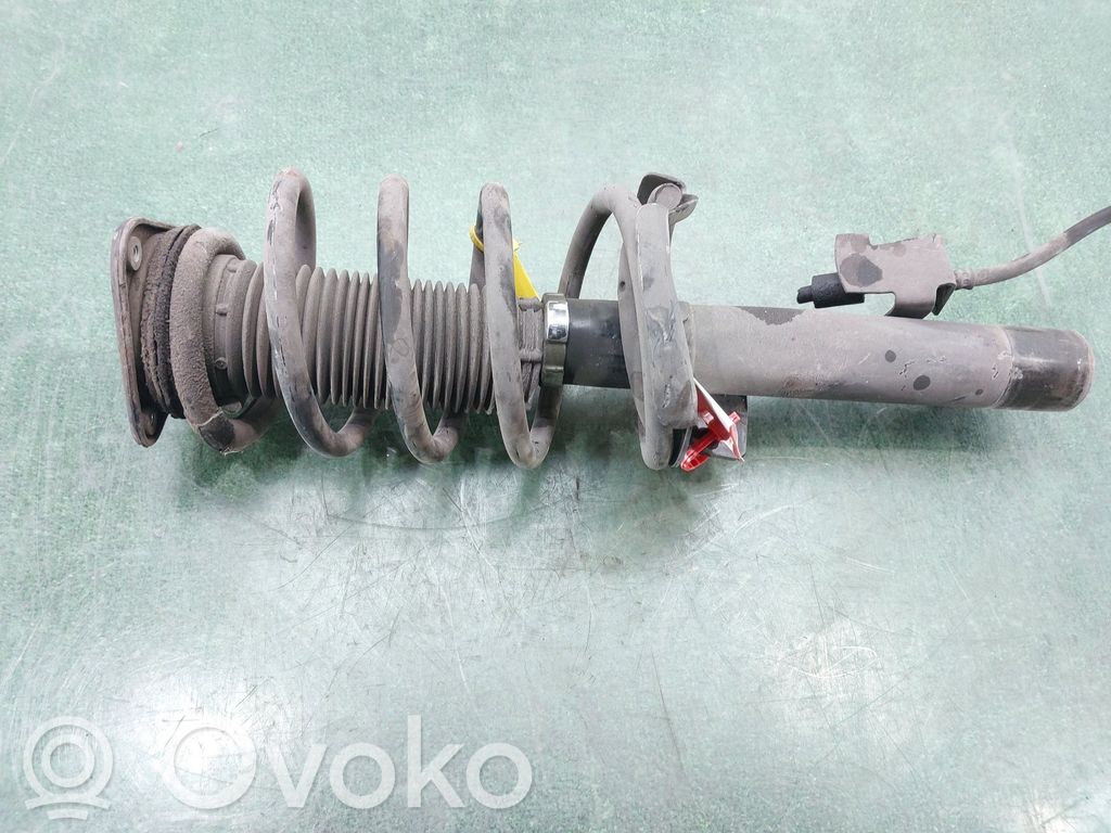 Mazda 5 Priekšpusē amortizators 