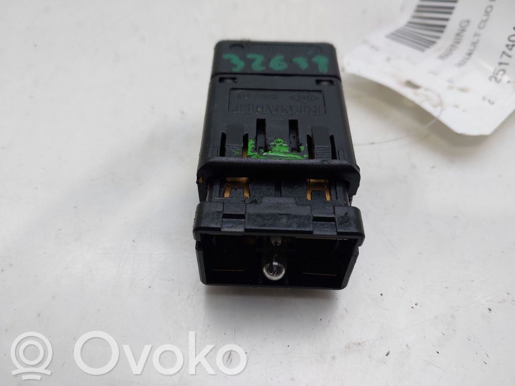 Renault Clio II Przycisk świateł awaryjnych 