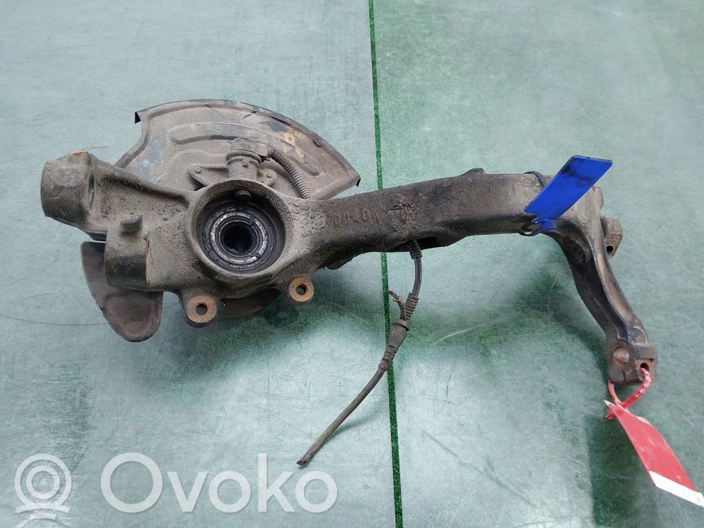 Volkswagen PASSAT B5.5 Achsschenkel vorne