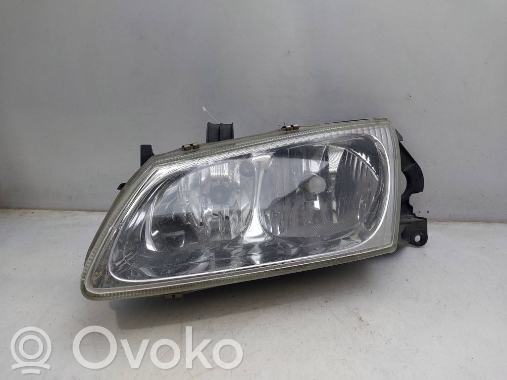Nissan Almera N16 Lampa przednia 