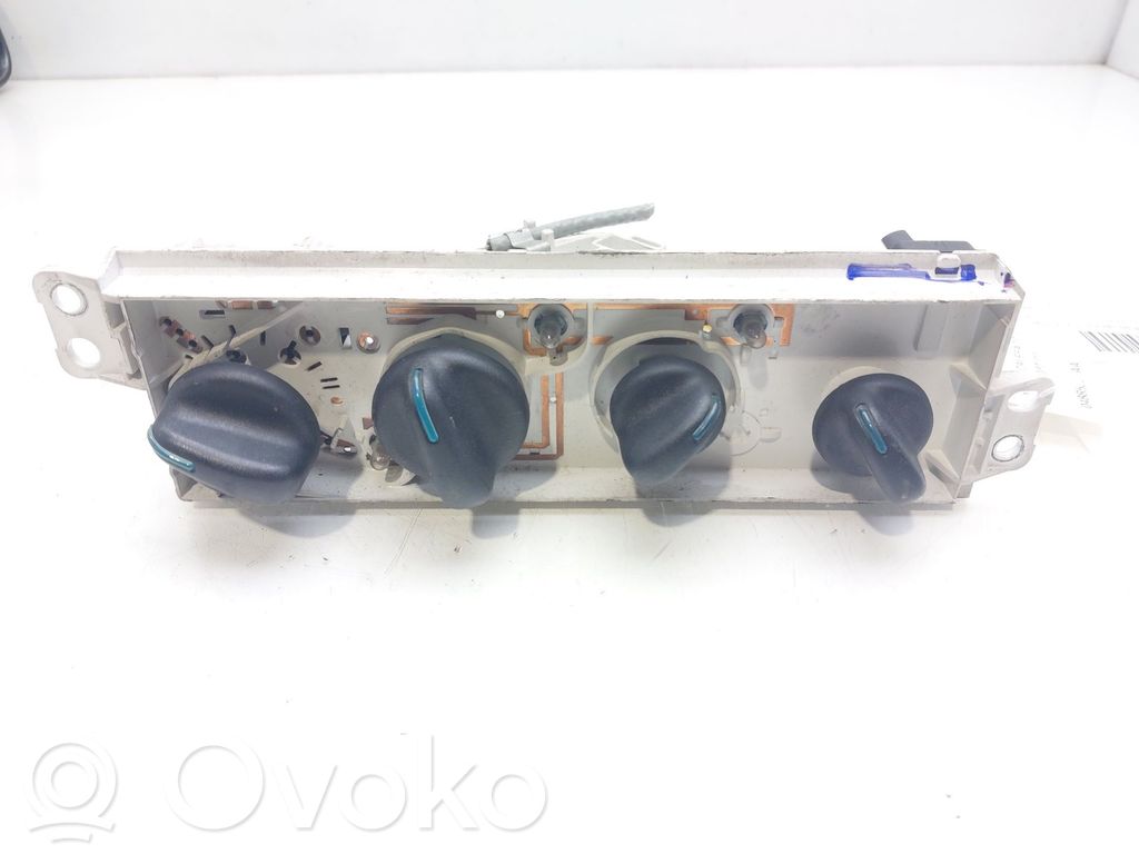 Climate control unit   04885337AA