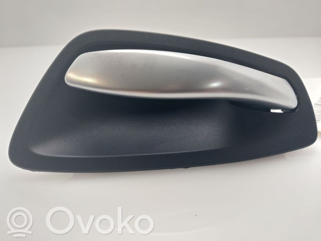 Front door interior handle   696210101