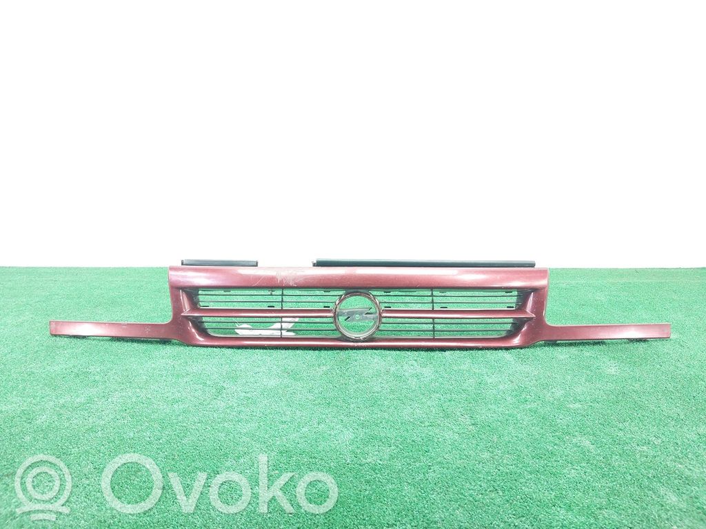 Opel Astra F Etusäleikkö 