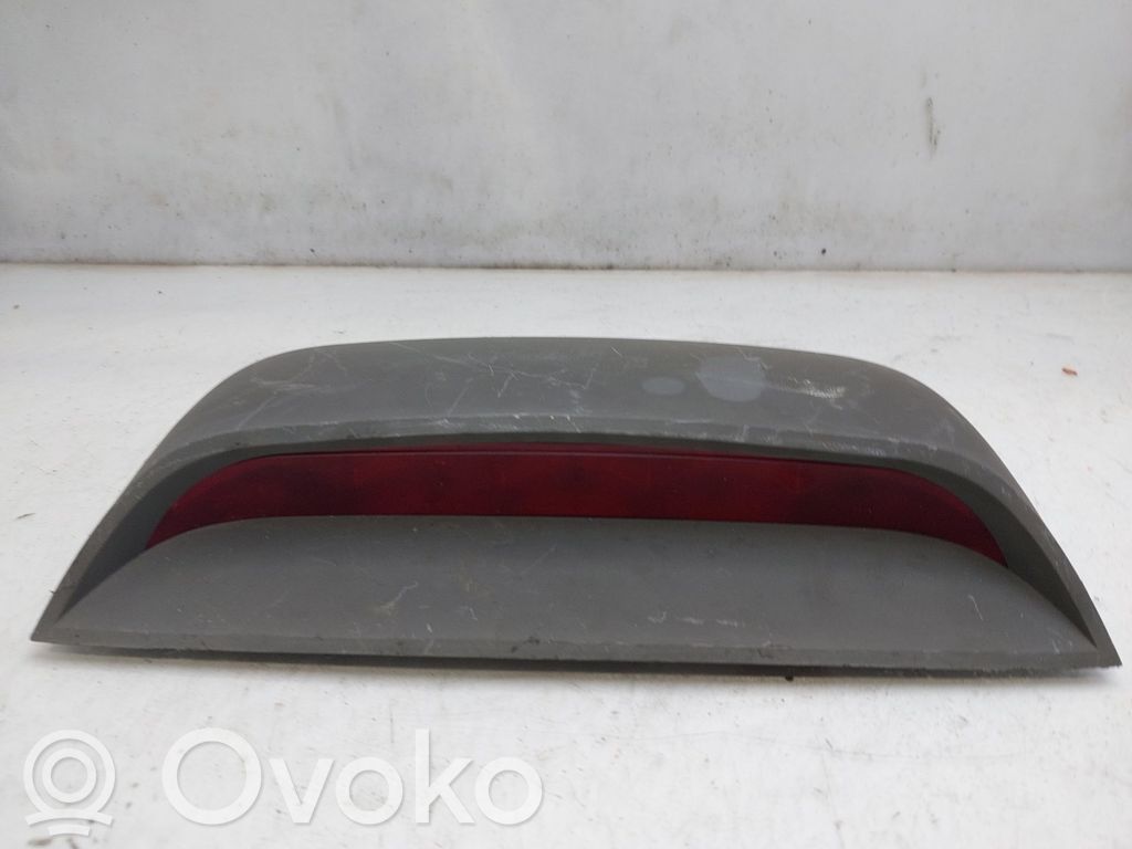 Chevrolet Aveo Third/center stoplight 