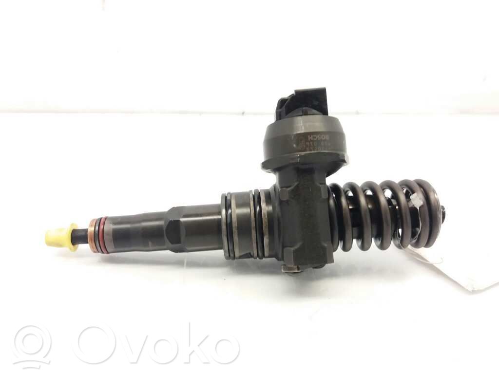 Inyector de combustible   038130073AG