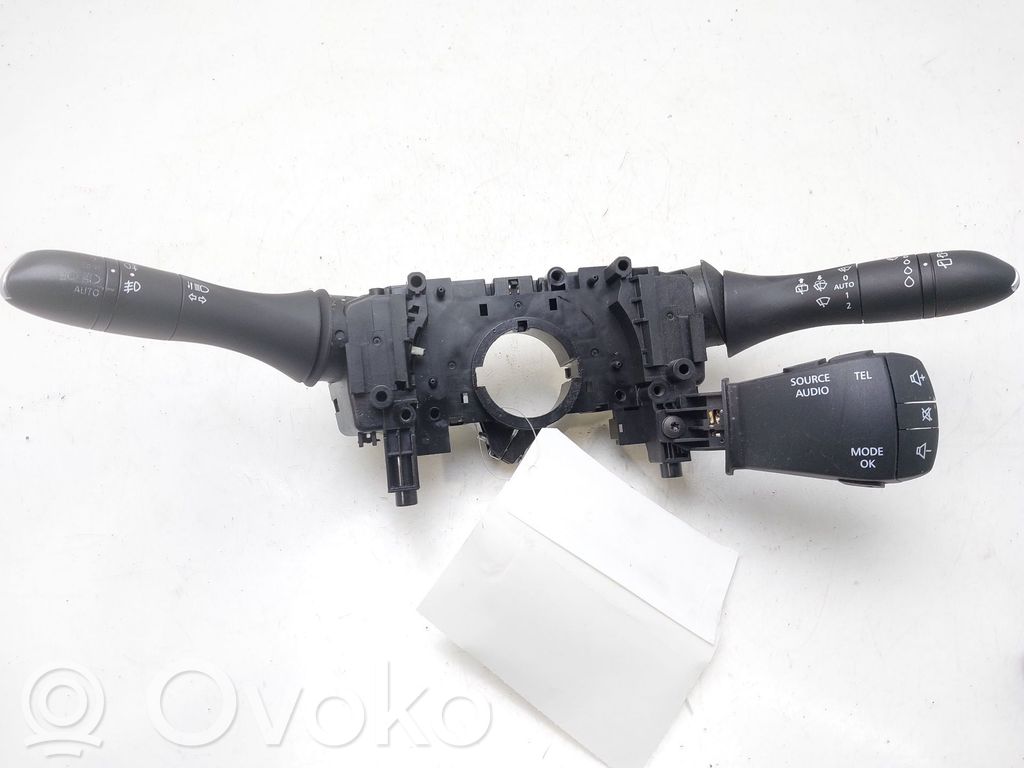 Renault Megane IV Pulsanti/interruttori sul volante