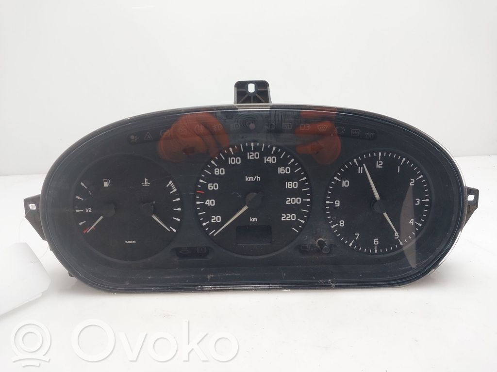 Renault Megane I Geschwindigkeitsmesser Cockpit 