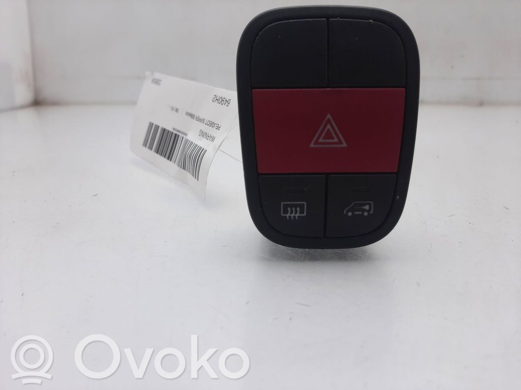 Peugeot Bipper Hätävilkkujen kytkin 