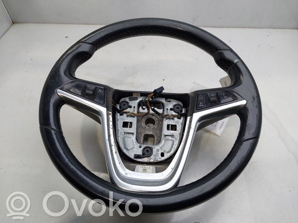 Opel Astra J Ohjauspyörä 