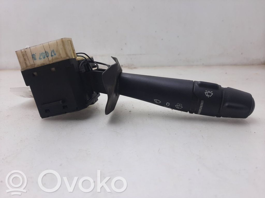 Pyyhkijän vipu   7701047553
