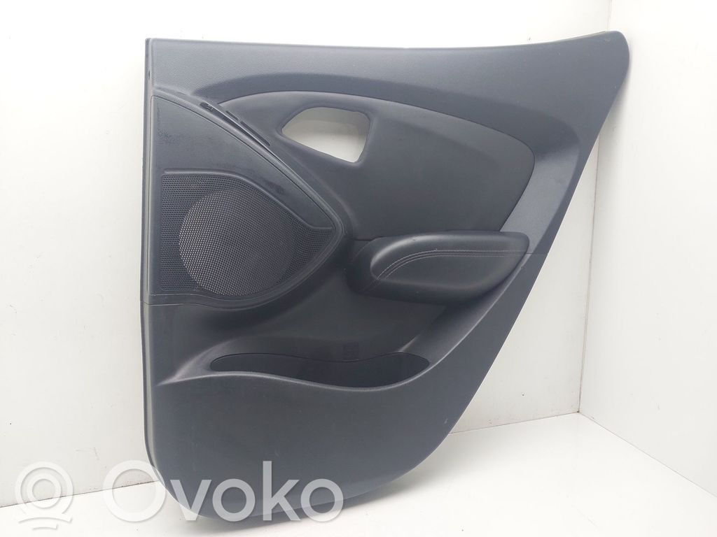 Hyundai ix35 Takaoven verhoilu 