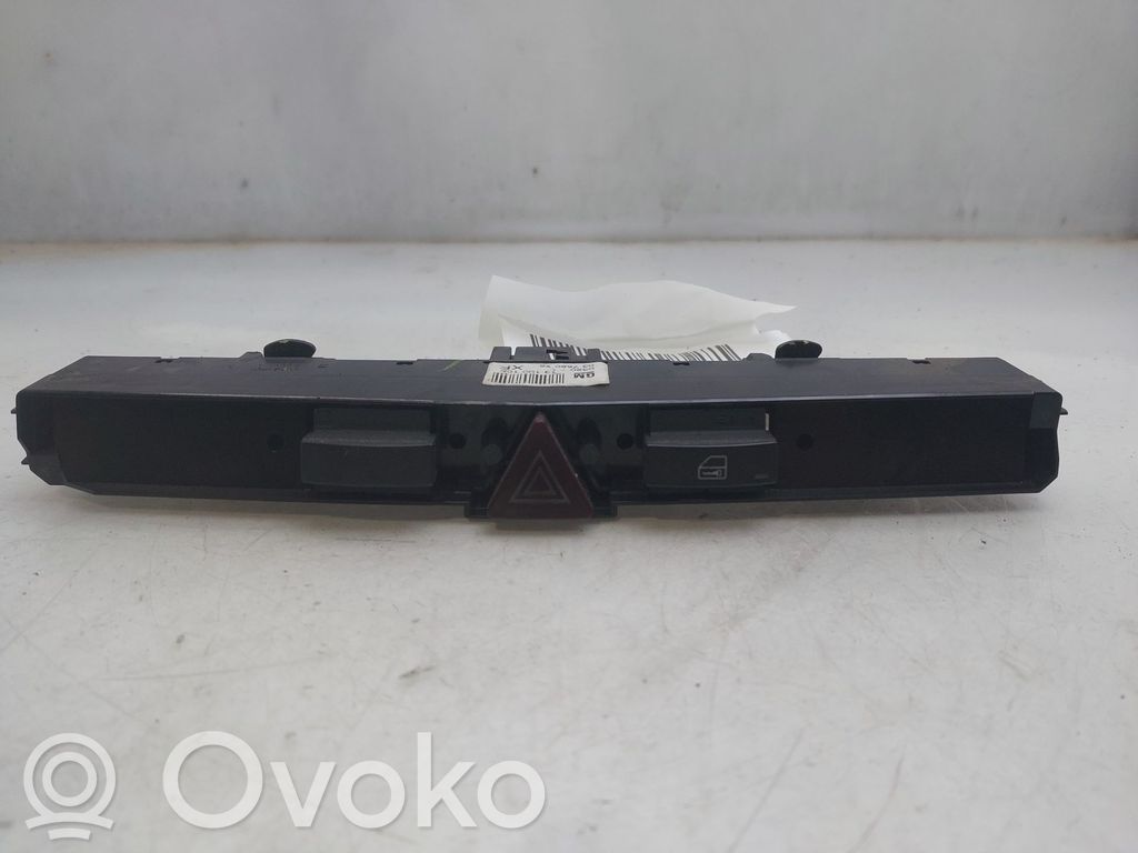 Opel Astra H Comutator lumini pericol 