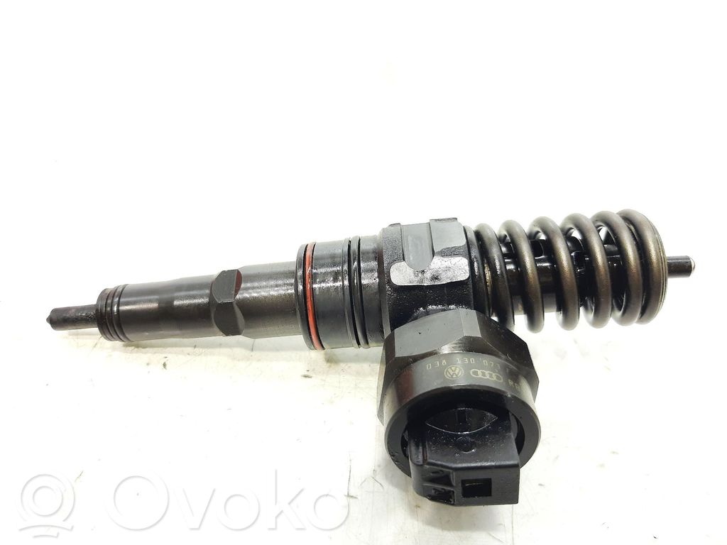 Volkswagen Golf IV Injector combustibil