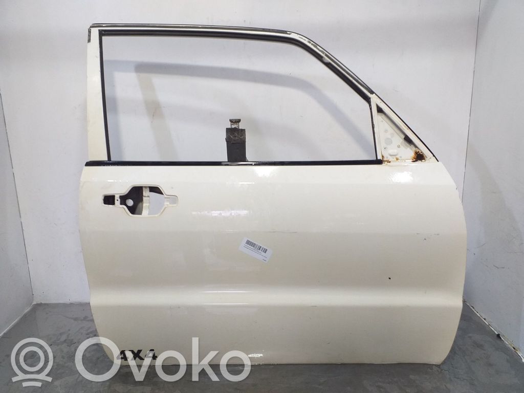 Mitsubishi Montero Puerta delantera 