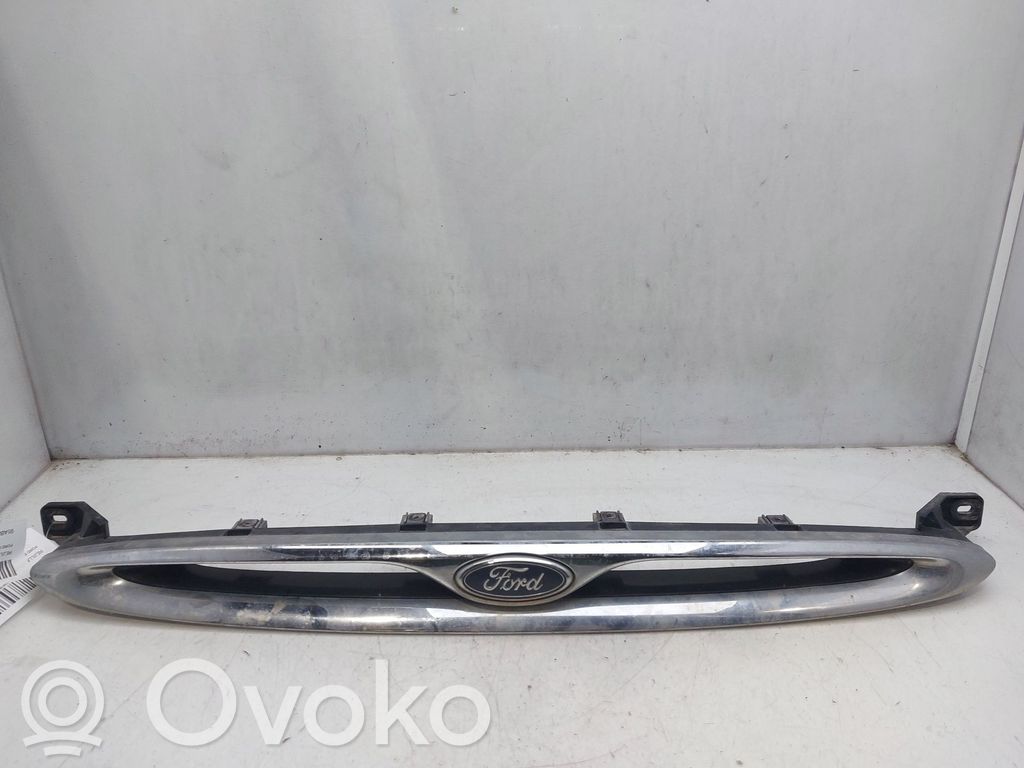 Ford Escort Etusäleikkö 