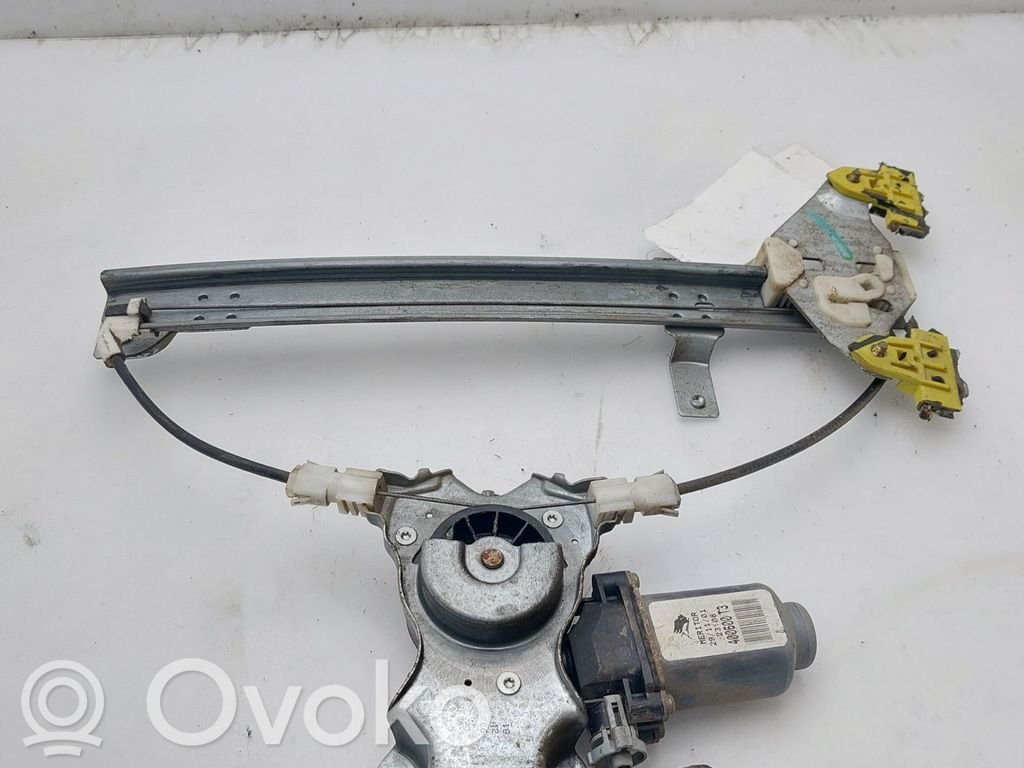 Nissan Almera Tino Regulador manual de la ventanilla trasera 