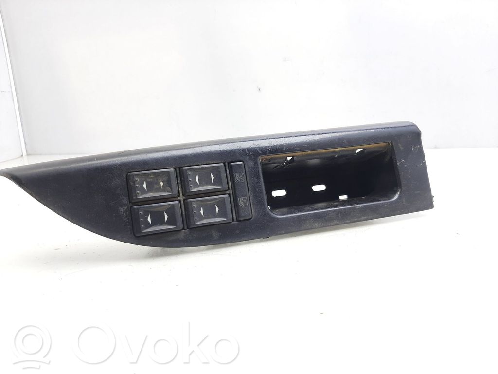 Ford Mondeo Mk III Przyciski szyb 