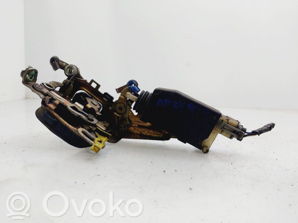 Opel Corsa B Priekinė durų spyna 