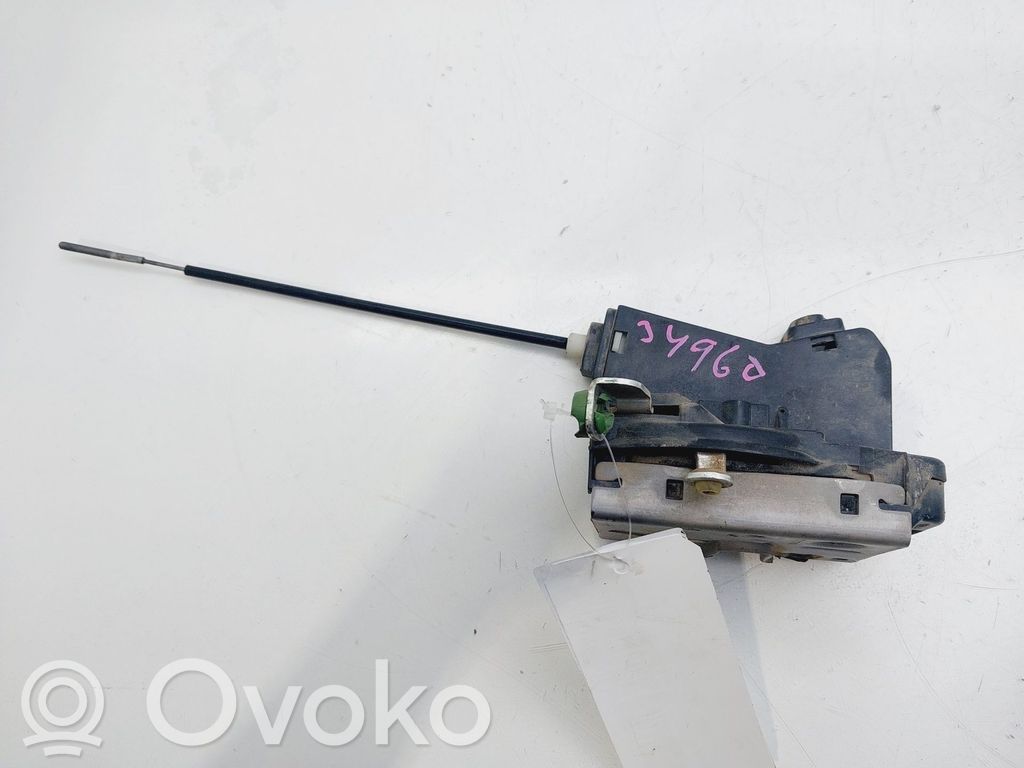 Opel Combo C Priekšpusē slēdzene 