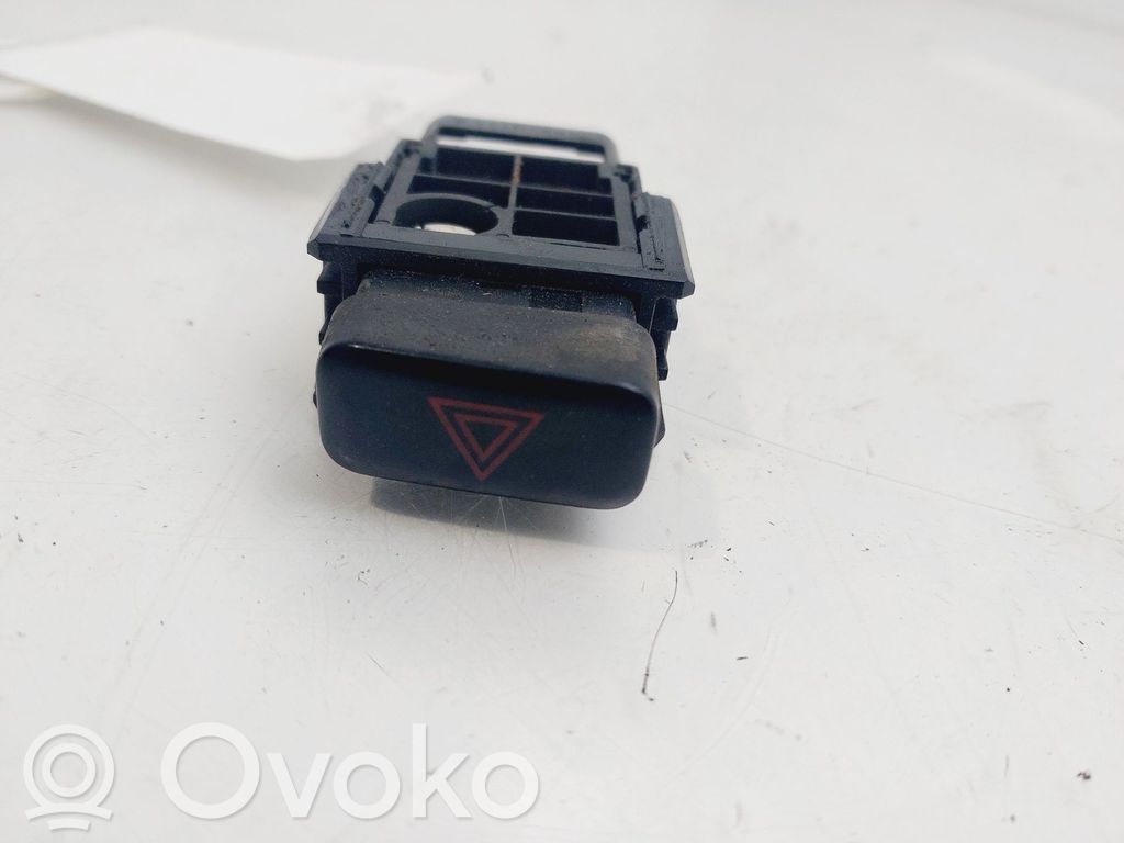 Toyota Hilux (AN10, AN20, AN30) Hazard light switch 