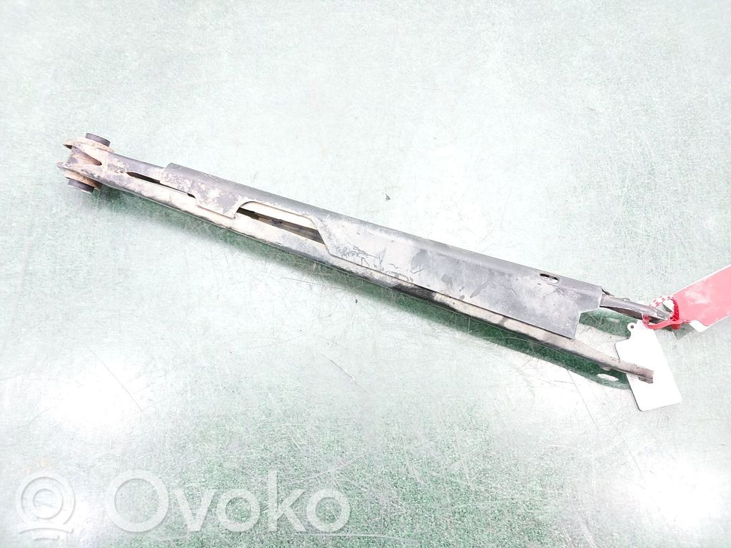 Brazo de suspensión trasero   33303411651