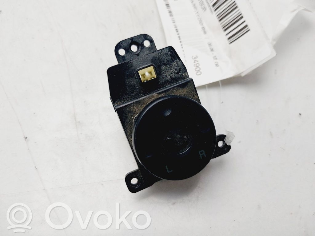 Hyundai Sonata Wing mirror switch 