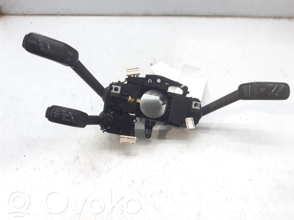 Seat Leon (5F) Interruptores/botones de la columna de dirección 